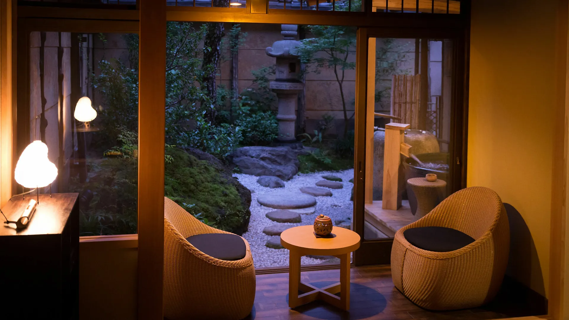 Nazuna Kyoto Nijo-Jo Ryokan