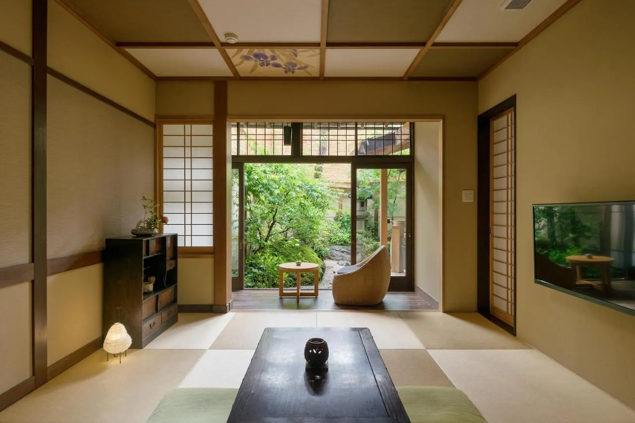 Nazuna Kyoto Nijo-Jo Ryokan